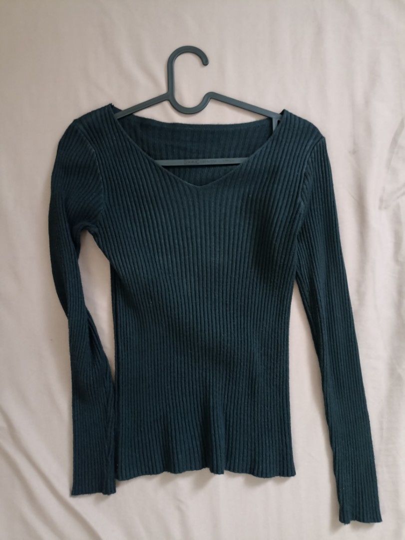 Black Ribbed Longsleeve Top (Category: Longsleeves) located in Cainta. Submitted by jncrzl (Listing ID 1471134172, Image 1). Description: .