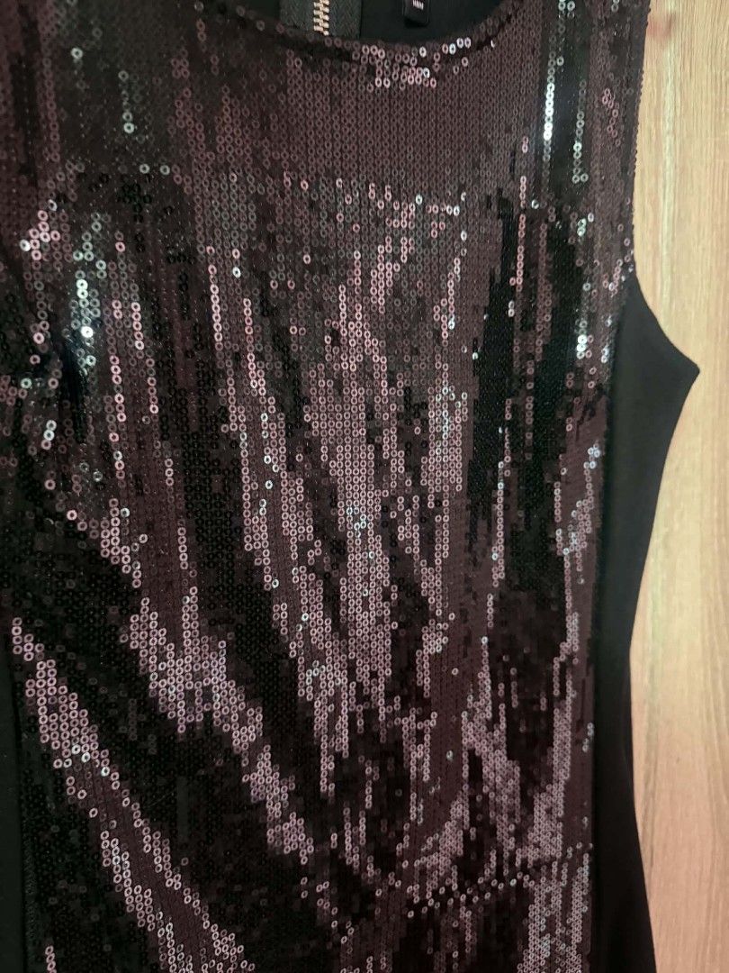 Black Sequin Mini Dress (Category: Dresses) located in Santa Ana. Submitted by gwiyommis (Listing ID 1471195243, Image 3). Description: Size: XS–S Length: 32.5 inches 🏷️ Price: ₱250.00 💬 Comment "MINE + A6" to claim! Reminders: 📌 Pre-loved item. Manage your expectations. 📌First mine basis. 📌Payment must be made within 24 hours. 📌Shipping fee is shouldered by the buyer. Mode of Payment: GCash, Bank Transfer Mode of Delivery: J&T, LBC NO RETU