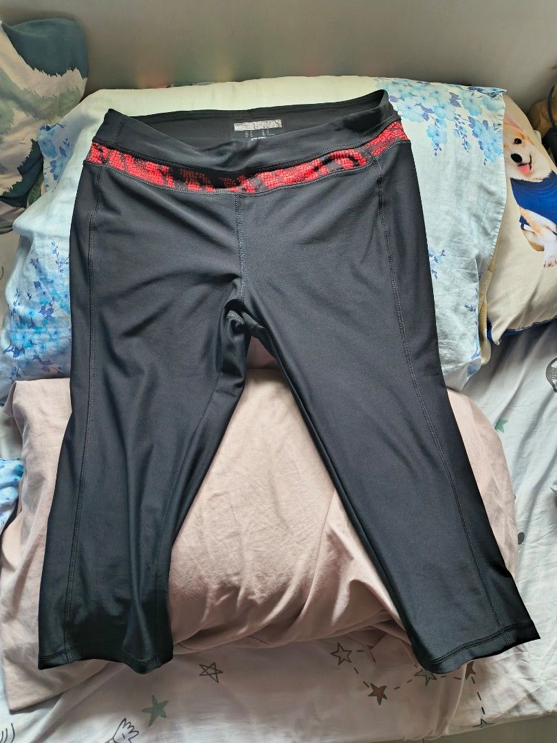 Black Workout Leggings (Medium) (Category: Activewear) located in Antipolo. Submitted by 1ceb3rg (Listing ID 1471131653, Image 1). Description: - Color: Black with a red and black printed waistband - Fit: Mid-rise waist and stretchy fabric for all-day comfort - Design: Clean stitching for a polished, durable finish - Versatility: Ideal for gym workouts, running, or casual lounging - Condition: Well Used size, medium on tag rfs: di na kasya shippi