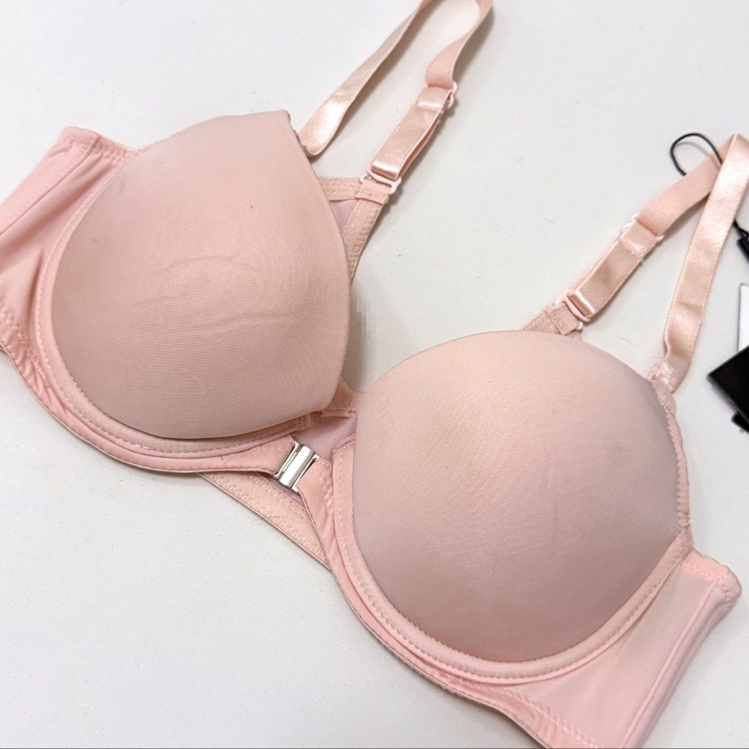 BNEW GAINREEL Light Pink Front-Closure Push-up Bra [34B] (Category: Undergarments & Loungewear) located in Malabon City. Submitted by k_intimates (Listing ID 1471290956, Image 2). Description: Details: • Size 34B / wired / push-up • Bnew, but has minimal dirt/stain on the cup • Light pink push-up bra with a front-closure clasp and adjustable straps..