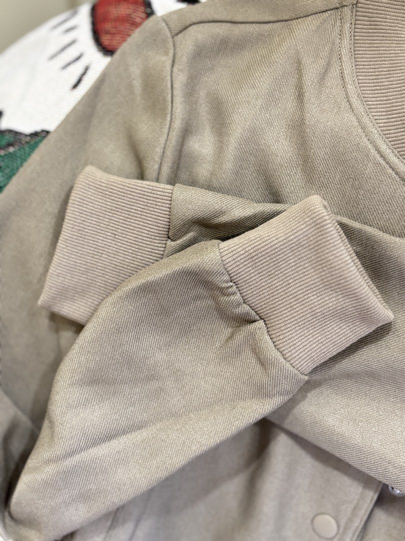 BNY Bomber Jacket Size S (Category: Coats, Jackets and Outerwear) located in Quezon City. Submitted by MyJanuary (Listing ID 1471120308, Image 3). Description: - Brand: BNY - Style: Bomber jacket - Color: Tan/Brown - Size: Small (S) - Closure: Snap button front - Pockets: Two side pockets - rfs: not my style anymore - Condition: Clean and ready to wear Negotiable. Offer lang po Mop: gcash Mod: jnt 📍fairview commonwealth.