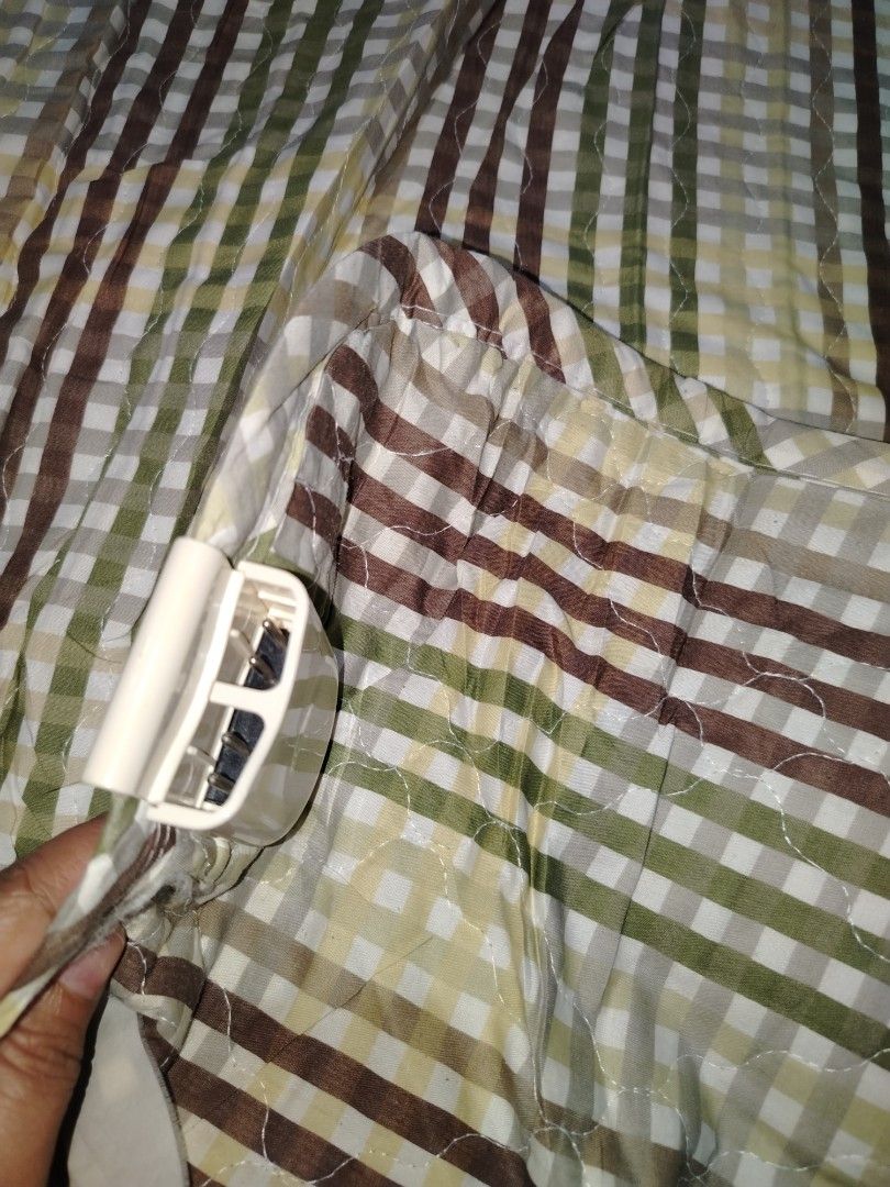 Bokuk Electric Blanket Model PB-3179 (Category: Bedding & Towels) located in Manila. Submitted by mimachelleukay (Listing ID 1471224436, Image 3). Description: Issue : No cable - Authentic Bokuk electric blanket in a cozy green, brown, and cream plaid pattern - Model: PB-3179 (Manufactured: September 2010 with original inspection tag attached) - Soft quilted fabric design for extra comfort and warmth during chilly nights - Comes with the standard