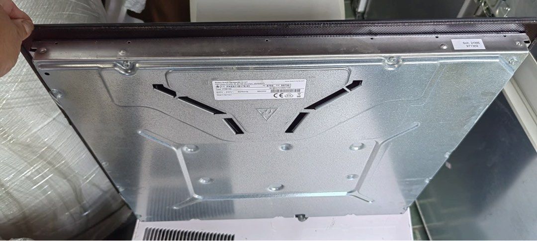 Bosch buikt-in-Cooktop 60cm (Category: Cookware & Accessories) located in Rizal. Submitted by mikz_1303 (Listing ID 1471220332, Image 3). Description: Bosch buikt-in-Cooktop 60cm Good Condition Vitroceramic 230v-240v Made in Germany Pick up in Taytay Rizal.