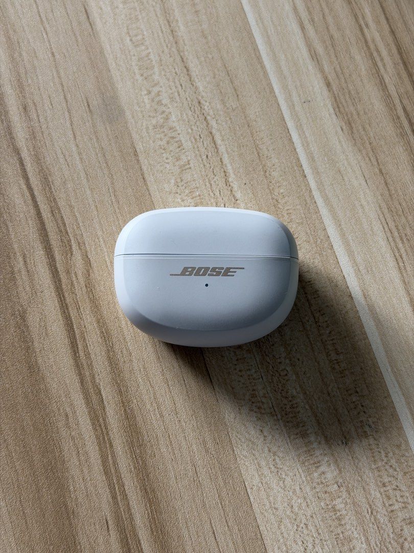 Bose Ultra Open Earphones (Category: Headphones & Headsets) located in Manila. Submitted by ty.ringo (Listing ID 1471166218, Image 2). Description: - Authentic Bose Ultra Open Earbuds in stylish White with Silver accents - Innovative cuff design clips onto the ear cartilage without entering the ear canal - Open-ear design lets you enjoy music while staying fully aware of your surroundings - Inclusions: Left/right earbuds and charging case - Condi