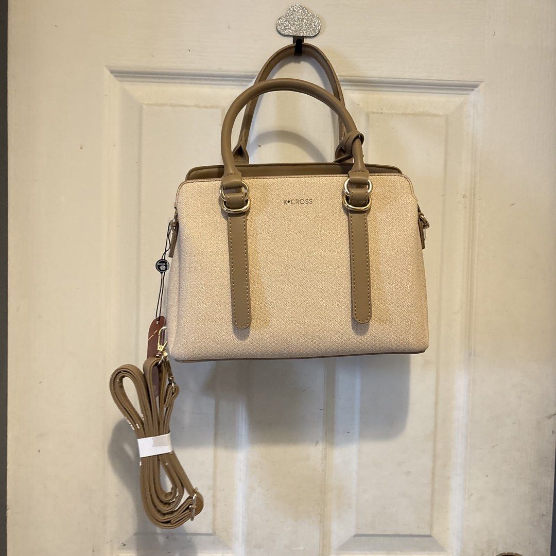 BRANDNEW BODY/SLING BAG (Category: Sling Bags) located in Baliuag. Submitted by gilpiece (Listing ID 1471143109, Image 2). Description: RFS: Decluttering , hindi nagagamit -With tag pa (Brandnew).