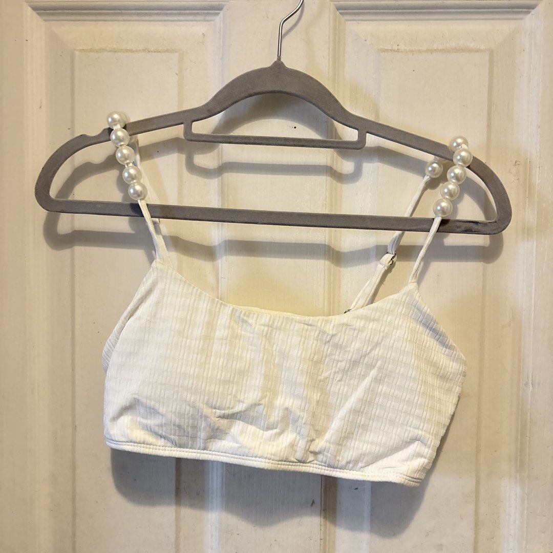 BRANDNEW White Swimsuit (Terno) (Category: Bikinis & Swimsuits) located in Baliuag. Submitted by gilpiece (Listing ID 1471154859, Image 1). Description: S-M White .