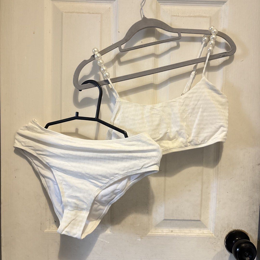 BRANDNEW White Swimsuit (Terno) (Category: Bikinis & Swimsuits) located in Baliuag. Submitted by gilpiece (Listing ID 1471154859, Image 2). Description: S-M White .