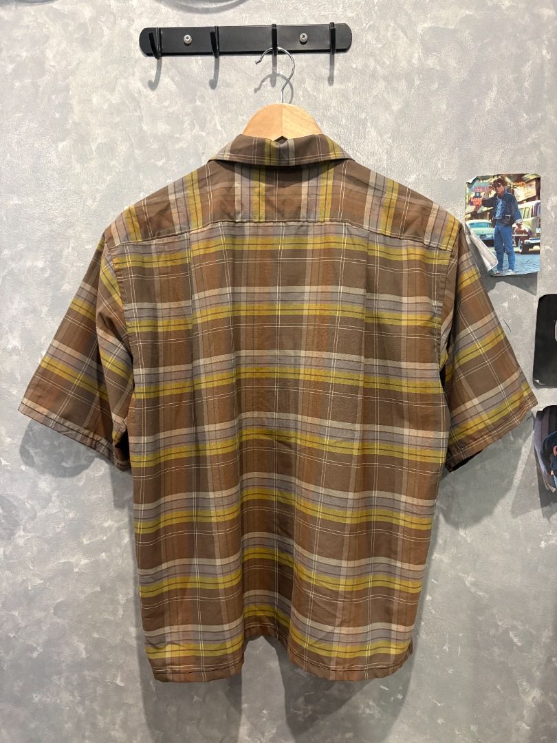 Brown Checkered Crop Polo (Category: Tshirts & Polo Shirts ) located in Quezon City. Submitted by outofhabits_store (Listing ID 1471193949, Image 3). Description: Size: Small Width: 20 inches Length: 25 inches Buy 2 items worth 600 pesos and get them for 1,000 Payment method: GCash Shipping options (shouldered by buyer): J&T 3-7 days, Lalamove or Grab within the day Location: Quezon City Please manage your expectations as this item is not brand n