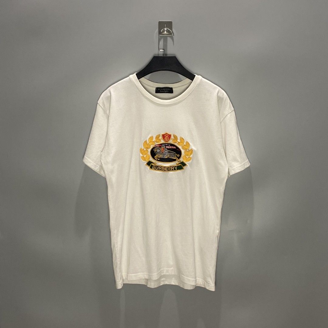 Burberry embroidered (Category: Luxury Apparel) located in Mangaldan. Submitted by kendrops (Listing ID 1471294522, Image 1). Description: Made in Italy Complete tags Width 19.5 Length 26 Medium size Excellent condition: 10/10 Color rate: 10/10 issue:(none).