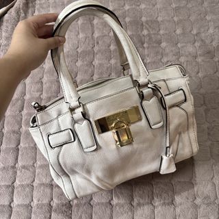 (Category: ) located in . Submitted by wear.arca (Listing ID 1471142404, Image 1). Description: .