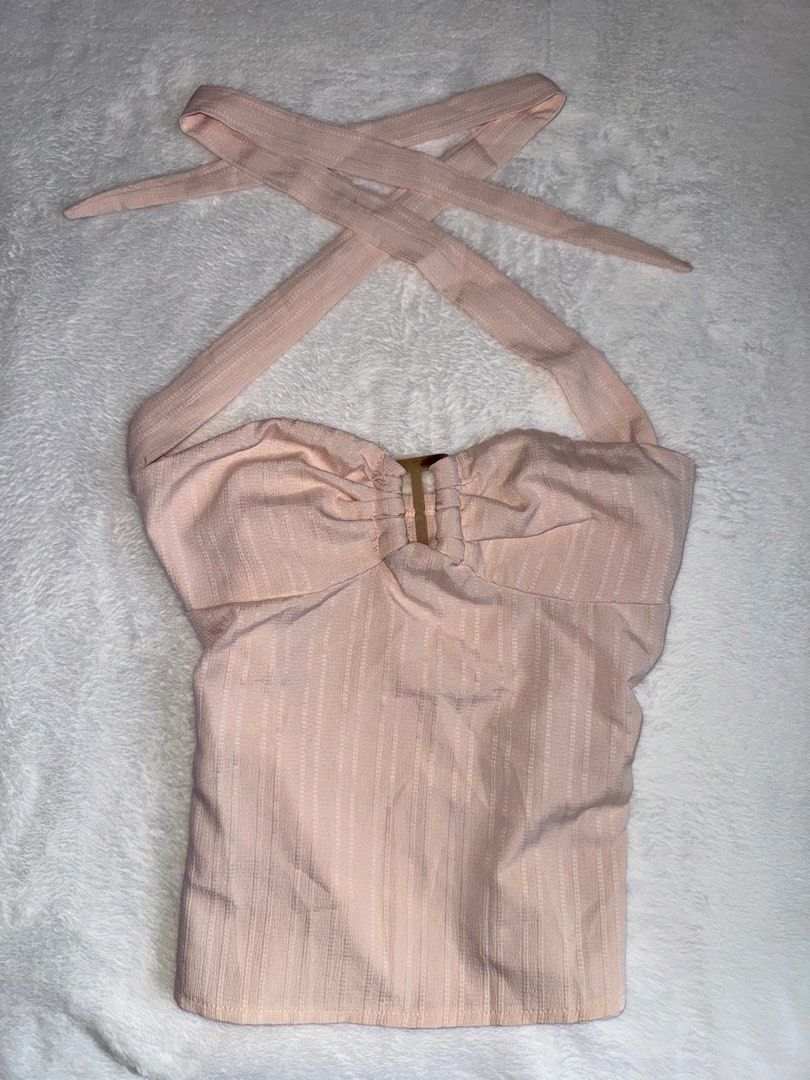 Cami Halter Top (Category: Sleeveless) located in Manila. Submitted by closetbylex_ (Listing ID 1471189626, Image 3). Description: Once used! Super pretty in person Can fit xs-s Can be used as halter/tube.