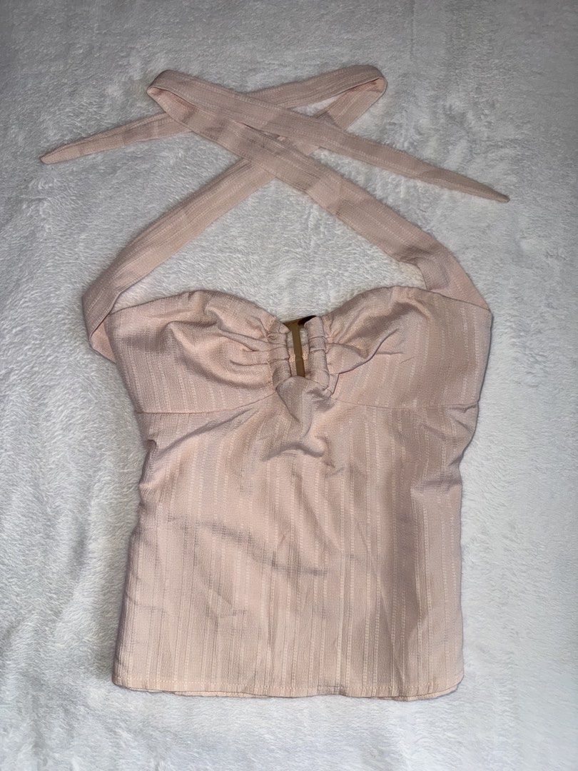 Cami Halter Top (Category: Sleeveless) located in Manila. Submitted by closetbylex_ (Listing ID 1471189626, Image 1). Description: Once used! Super pretty in person Can fit xs-s Can be used as halter/tube.