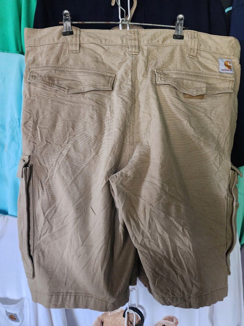 Carhartt cargo shorts (Category: Shorts) located in Real. Submitted by raphy2019 (Listing ID 1471171358, Image 2). Description: .