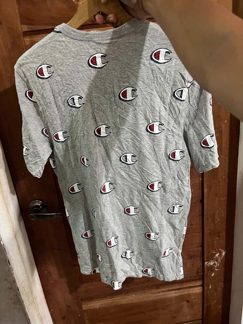 CHAMPION AOP TEE (Category: Tshirts & Polo Shirts ) located in Tagum. Submitted by danelle_closet1106 (Listing ID 1471202808, Image 2). Description: EXCELLENT SIZE:SMALL ISSUE:SEE LAST PIC MAY STAIN NEED WASH DIN FRESH FROM BALE.