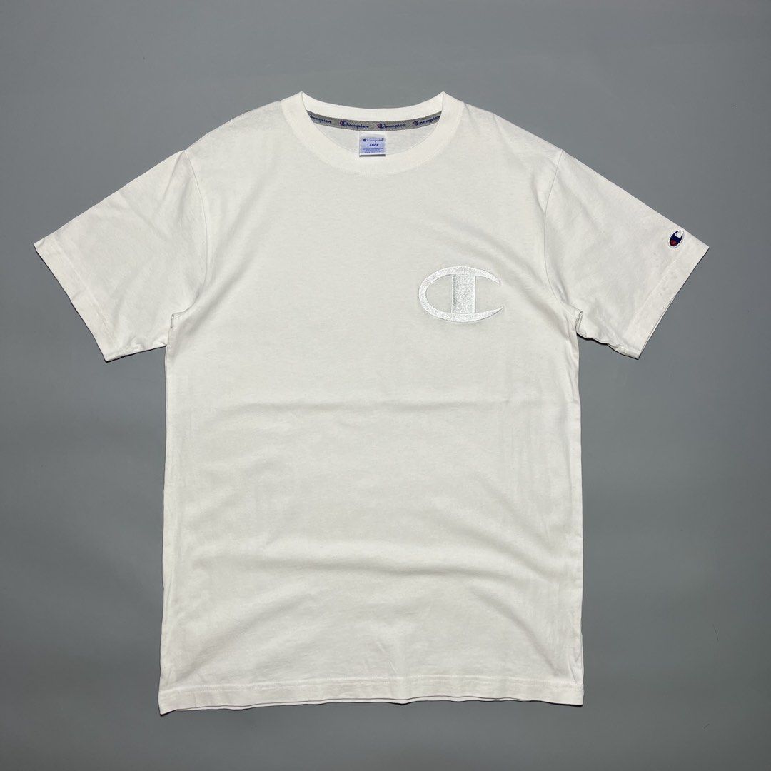 Champion Big Logo Mens Shirt (Category: Tshirts & Polo Shirts ) located in Bacolod City. Submitted by marmanj (Listing ID 1471220113, Image 1). Description: ♻️ Champion Big Logo Mens Shirt •Original •Condition: Good •Size: Medium •Length: 28” •Width: 20” •Color: White •Color rate: 9.8 / 10 •flaws : yellow stain on sleeve and Cut washtag 🔖Price: ₱350 📌Location: Bacolod City Negros Occidetal ‼️Disclaimer: We are not affiliated with the Official B