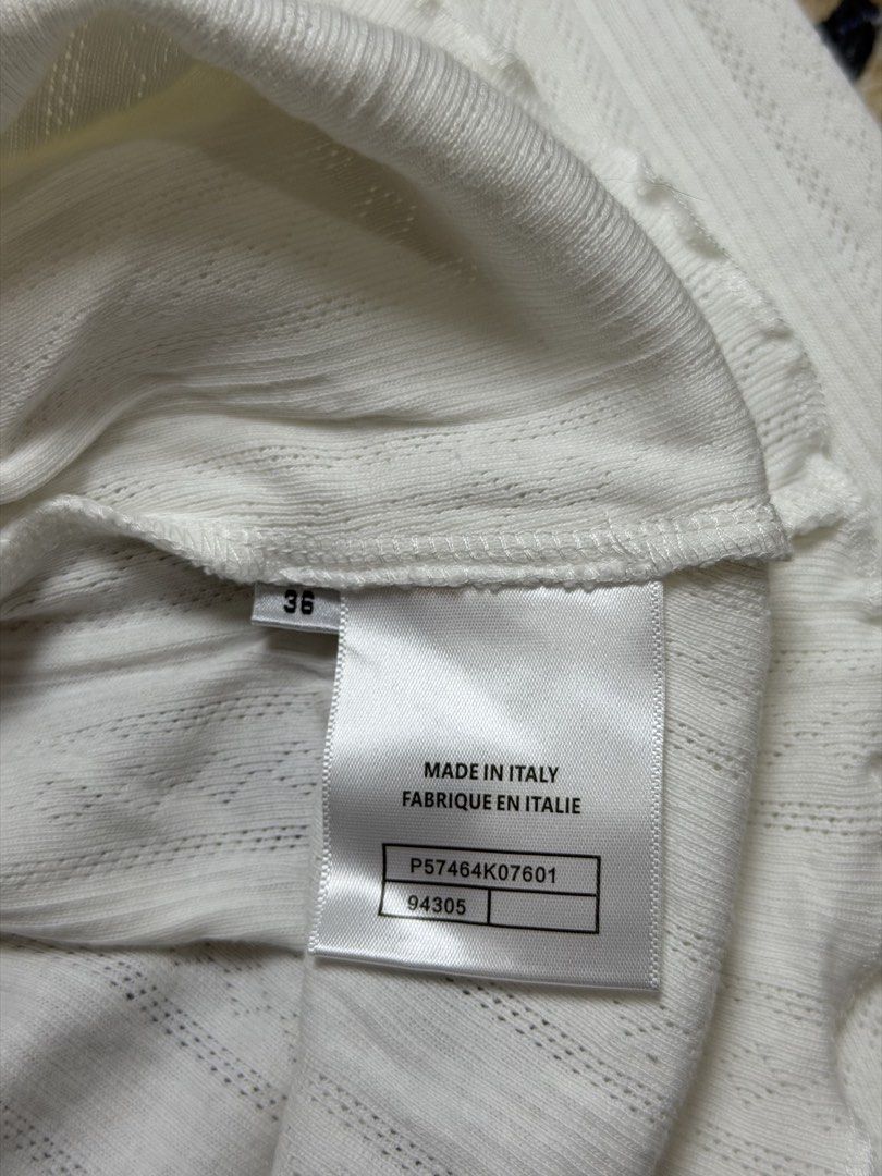 Chanel longsleeve top (Category: Luxury Apparel) located in Kapangan. Submitted by keythsgs74798 (Listing ID 1471267705, Image 3). Description: NEGO DROP OFFER.