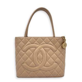 (Category: ) located in . Submitted by carousellluxury (Listing ID 1471203951, Image 1). Description: .
