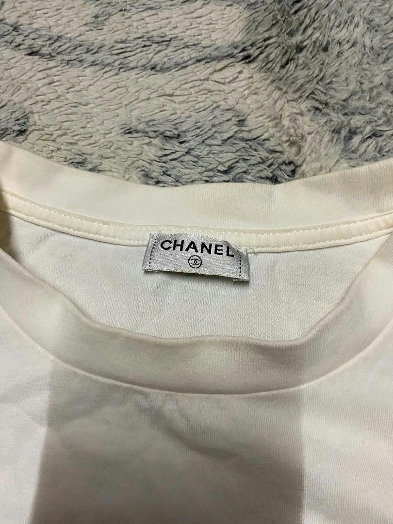 Chanel Y2k Tops (Category: Luxury Apparel) located in Manila. Submitted by kayzthawan (Listing ID 1471281223, Image 3). Description: ₱350 💎Chanel Y2k Tops Small Excellent No Issue.
