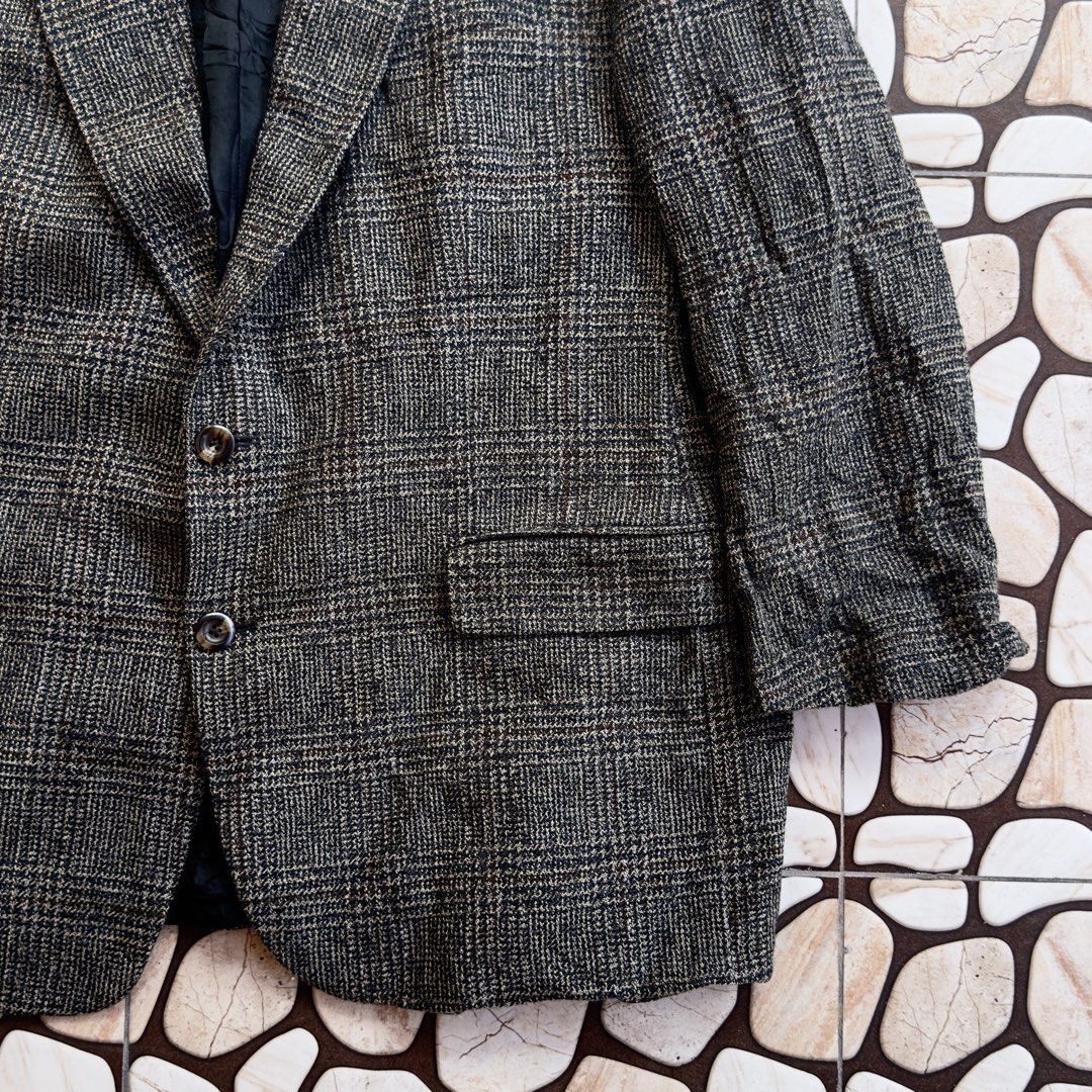 Chaps By Ralph Lauren Houndstooth Plaid Wool Blazer Coat (Category: Coats, Jackets and Outerwear) located in Makati City. Submitted by hdn.rck (Listing ID 1470998044, Image 3). Description: Chaps By Ralph Lauren Houndstooth Plaid Wool Blazer Coat Description Length - 31.5 inches Width - 25.5 inches Shoulder Width - 20.5 inches Sleeve Length - 23 inches .
