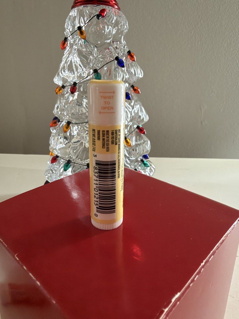 ChapStick Vanilla Custard Lip Balm (Category: Makeup) located in Las Pinas. Submitted by trueflower_125fe9 (Listing ID 1471147897, Image 2). Description: - Brand: ChapStick - Flavor: Vanilla Custard - Size: Standard 0.15 oz twist-up tube - Condition: Brand new, sealed, and flawless packaging - Features: Sweet, delicious scent with a smooth, moisturizing texture - Authenticity: Clear barcode and labeling on the back.