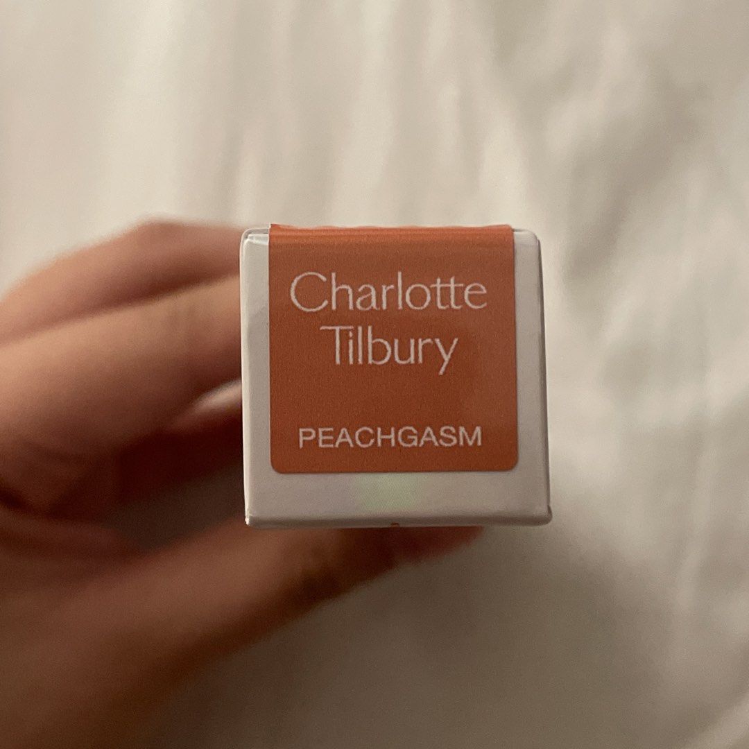 Charlotte Tilbury Highlighter Blush - Peachgasm (Category: Makeup) located in Pasay City. Submitted by fromyaning (Listing ID 1471290766, Image 2). Description: LAST PRICE - authentic and brand new! unused with box - mop: gcash / bdo - mod: lalamove / jnt.