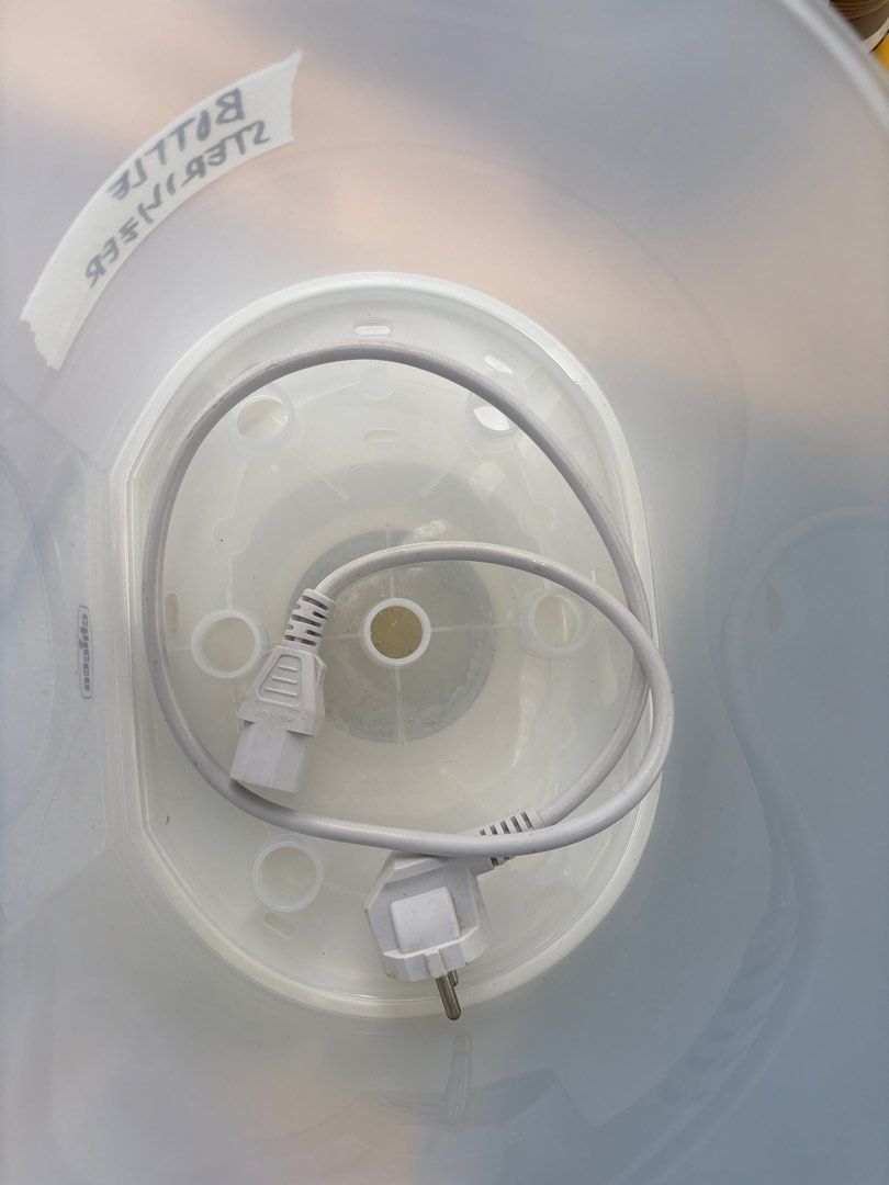Chicco Bottle Sterilizer (Category: Breastfeeding & Bottle Feeding) located in Taguig. Submitted by trashpalace_ (Listing ID 1471187773, Image 3). Description: RFS: Decluttering Pick up, grab, lalamove only Loc. Taguig - Authentic Chicco baby bottle sterilizer - Features a removable top compartment for easy loading - Simple power button located on the lower front base - Keeps baby feeding accessories 100% clean and hygienic - Meetup or shipping o