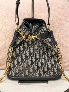 (Category: ) located in . Submitted by luxury_watch888 (Listing ID 1471179631, Image 1). Description: .