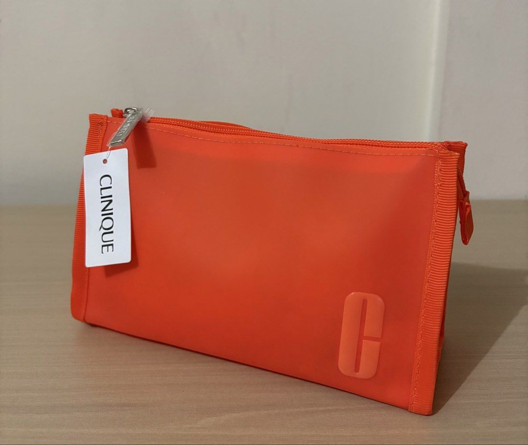 Clinique Jelly Make Up Pouch (Category: Purses & Pouches) located in Cavite. Submitted by chubbsavenue (Listing ID 1471174861, Image 2). Description: This is a GWP (Gift with Purchase) from the actual store. Guaranteed Authentic!.