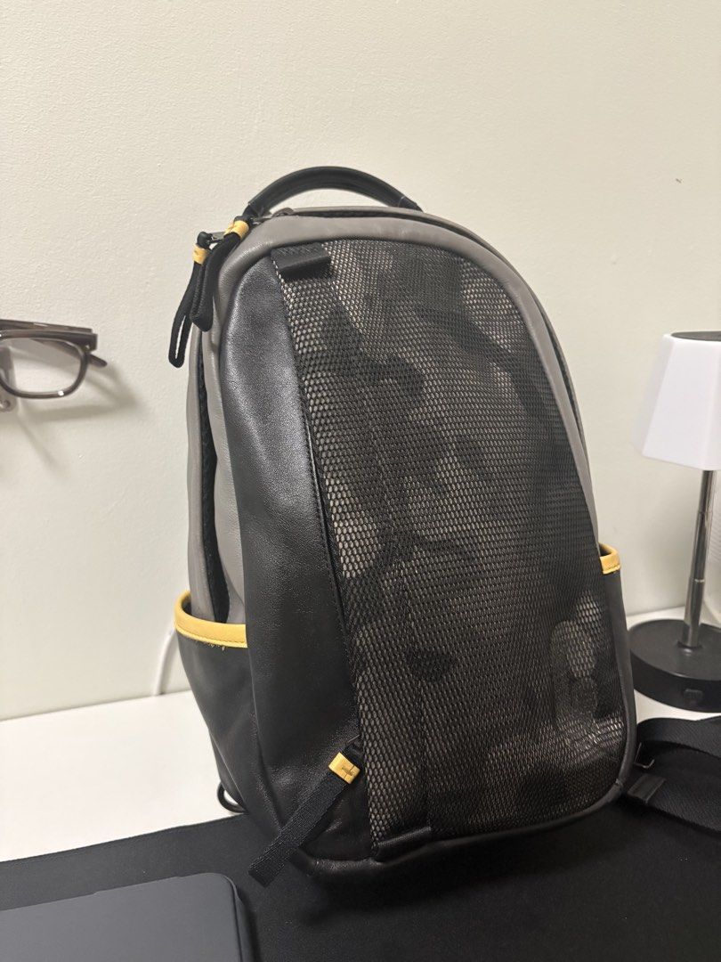 Coach Men’s body bag (Category: Backpacks) located in Caloocan City. Submitted by monica_dee (Listing ID 1471146573, Image 2). Description: .