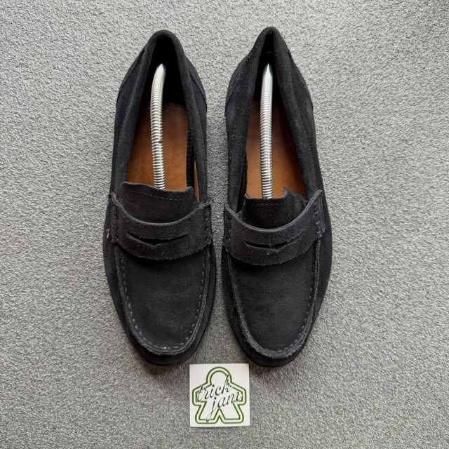 COACH PENNY LOAFERS SUEDE BLACK (Category: Casual Shoes) located in Cagayan de Oro. Submitted by huntbytrickjam.v2 (Listing ID 1471184611, Image 2). Description: COACH PENNY LOAFERS SUEDE BLACK US 9 / EURO 42 / CM 28 EXCELLENT Pair Only Sign of Usage Fits to 10 Mens M - 2499.