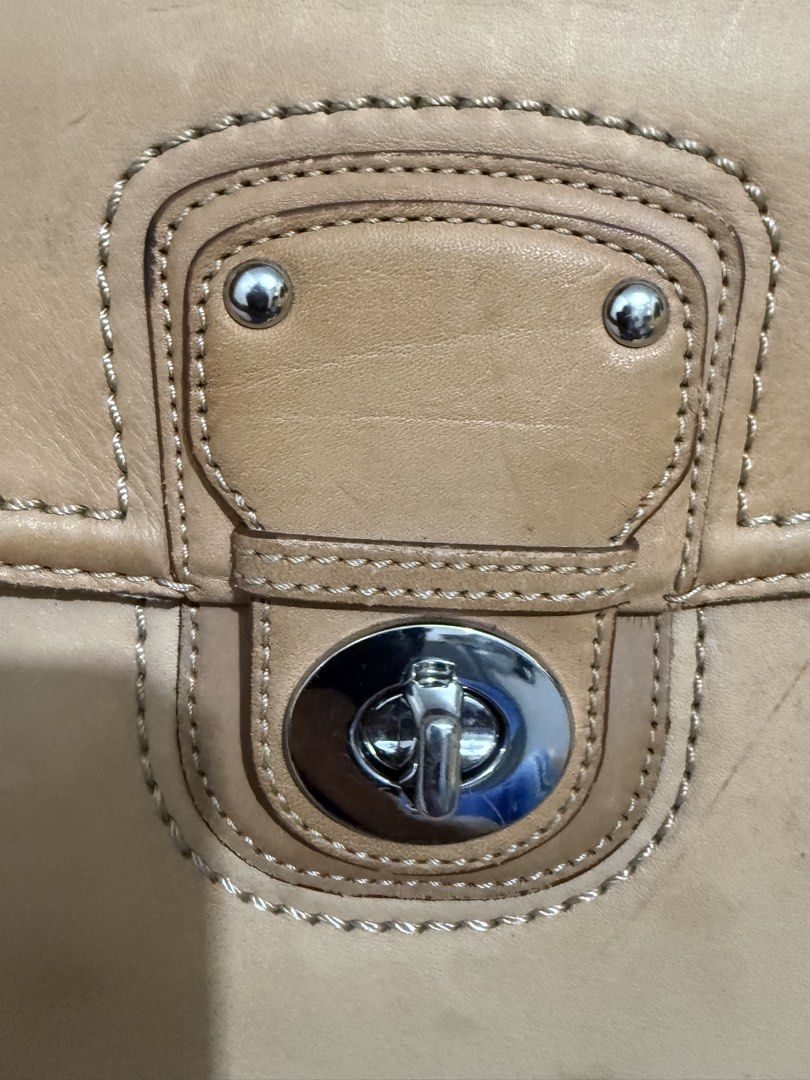 Coach sling or kilikili bag (Category: Luxury Bags & Wallets) located in Maramag. Submitted by thriftshoesapparatus (Listing ID 1471266214, Image 2). Description: .