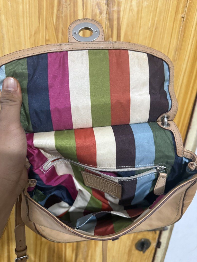 Coach sling or kilikili bag (Category: Luxury Bags & Wallets) located in Maramag. Submitted by thriftshoesapparatus (Listing ID 1471266214, Image 3). Description: .