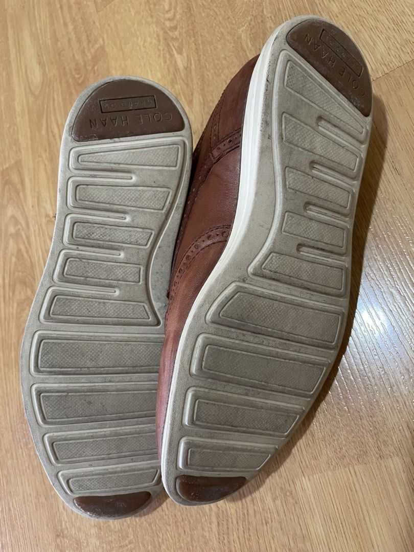 Colehaan classic 8 (Category: Dress Shoes) located in Quezon City. Submitted by iu777 (Listing ID 1471167410, Image 3). Description: Selling pre-owned in very good condition US 8.