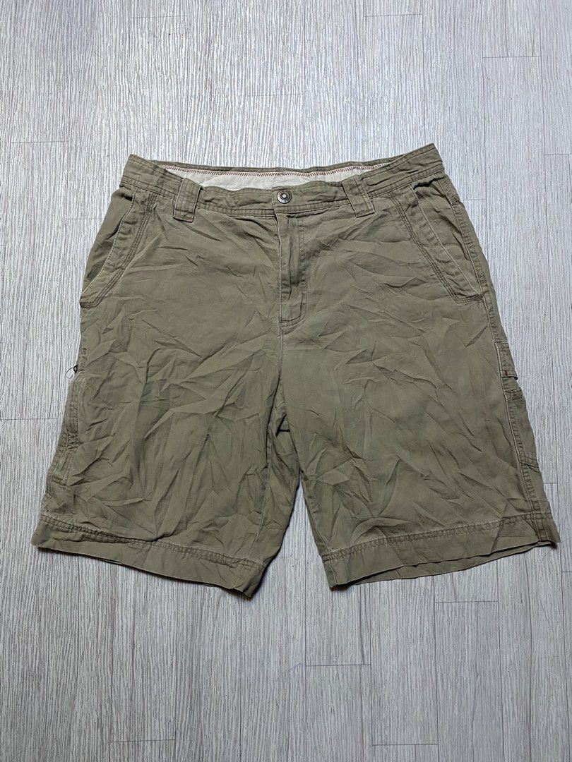 Columbia omni shield cargo short (Category: Shorts) located in Pasig City. Submitted by terrencec34805 (Listing ID 1471258463, Image 1). Description: Columbia omni shield cargo short In very good condition Size:34 Length:21.