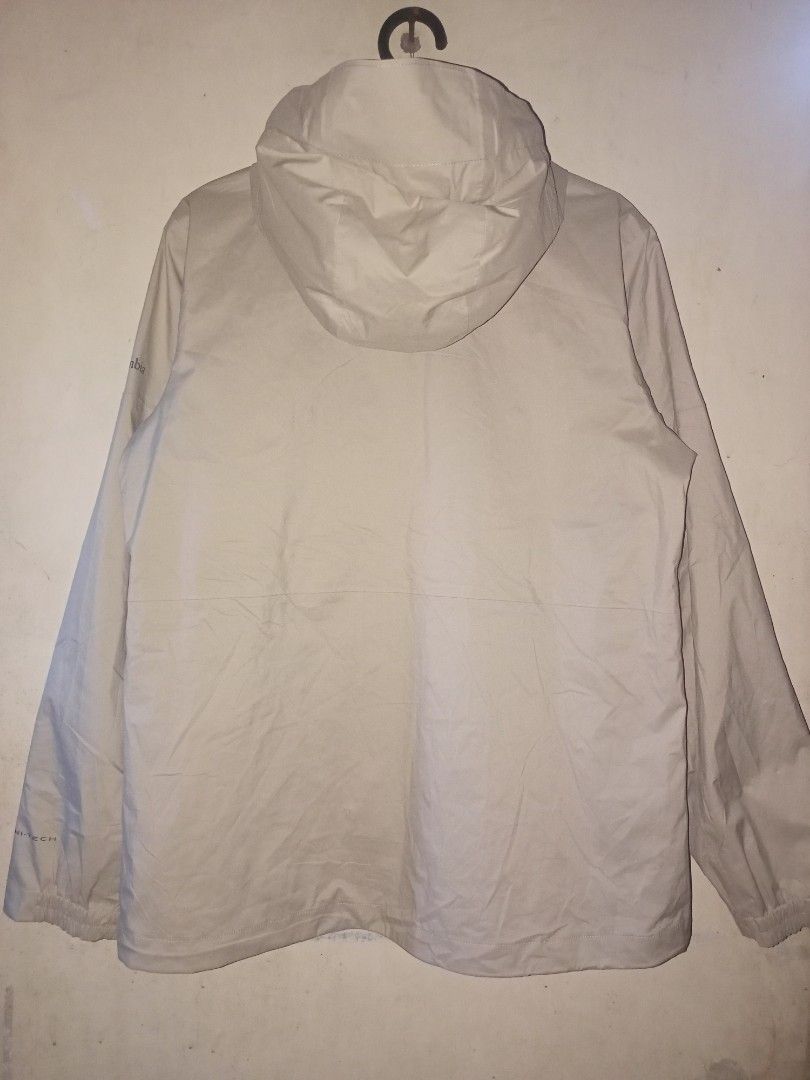 Columbia Omni-tech jacket (Category: Coats, Jackets and Outerwear) located in Manila. Submitted by kenny200024 (Listing ID 1471258403, Image 2). Description: Columbia Omni-tech jacket - size medium - actual measurement width 20.5 | length 27 | sleeve 24.5 - good condition - have flaws, DM will send you detail pics.