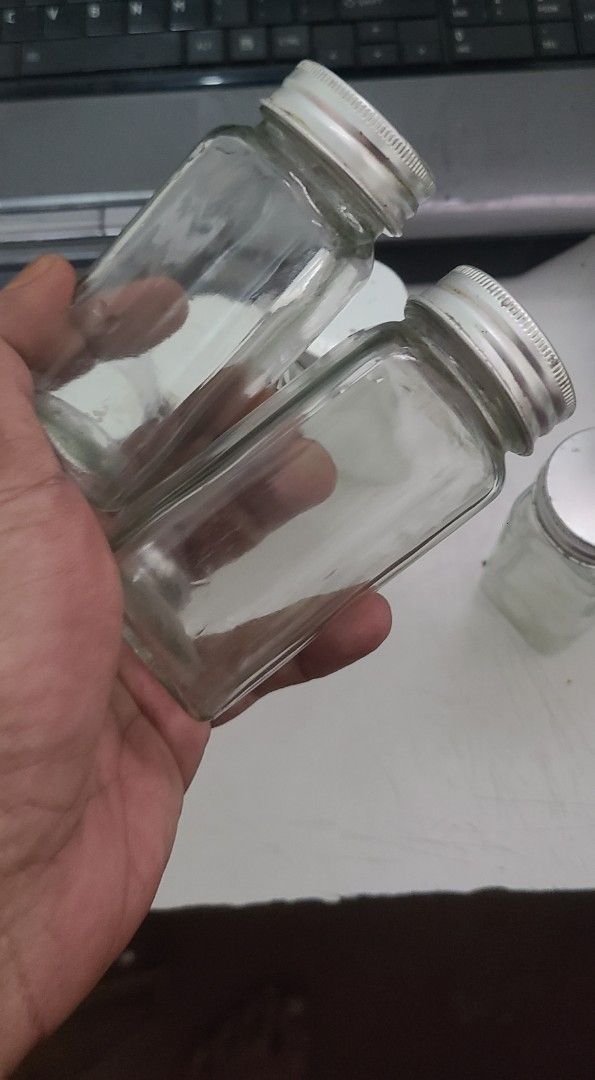 Condiments shaker 6pcs set (Category: Food Organization & Storage) located in Las Pinas. Submitted by jedztoyyard (Listing ID 1471201195, Image 2). Description: Condiments shaker 6pcs set These are used po but not abuse RFS moving out need magbawas gamit Items currently in Las Pinas GCASH Payment LALAMOVE Pick up .