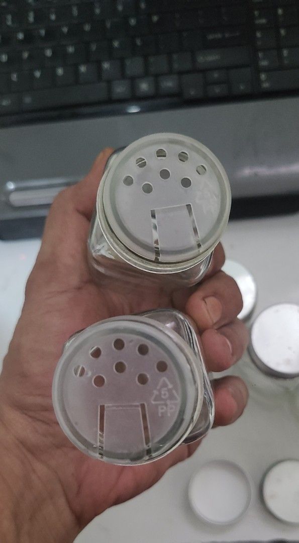 Condiments shaker 6pcs set (Category: Food Organization & Storage) located in Las Pinas. Submitted by jedztoyyard (Listing ID 1471201195, Image 3). Description: Condiments shaker 6pcs set These are used po but not abuse RFS moving out need magbawas gamit Items currently in Las Pinas GCASH Payment LALAMOVE Pick up .