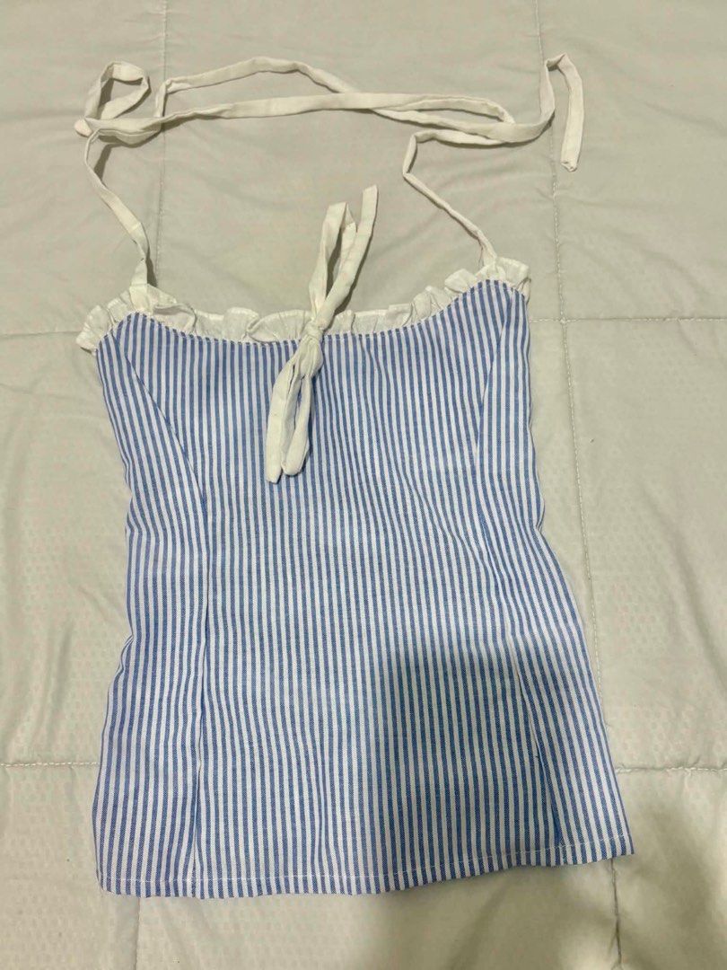 Coquette Halter Cami Top (Category: Sleeveless) located in Quezon City. Submitted by shopmariascloset_ (Listing ID 1471125649, Image 1). Description: .