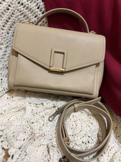 (Category: ) located in . Submitted by vintage_vogue6100 (Listing ID 1471286181, Image 1). Description: .