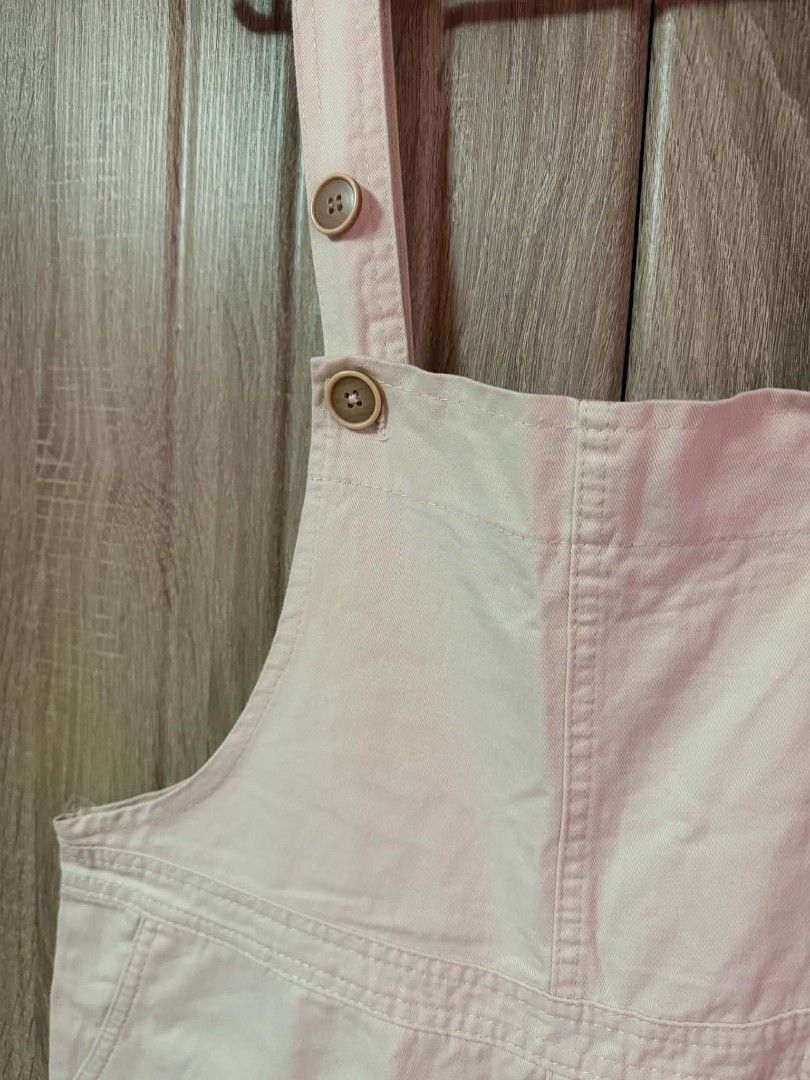 Cream Denim Adjustable Overalls/Jumpsuit (Category: Jumpsuits) located in Santa Ana. Submitted by gwiyommis (Listing ID 1471196545, Image 3). Description: Size: S-M Length: 41-42 inches Waist: 34 inches 🏷️ Price: ₱250.00 💬 Comment "MINE + A8" to claim! Reminders: 📌 Pre-loved item. Manage your expectations. 📌First mine basis. 📌Payment must be made within 24 hours. 📌Shipping fee is shouldered by the buyer. Mode of Payment: GCash, Bank Transfe
