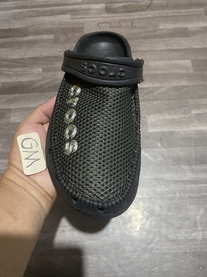 Crocs clogs (Category: Slippers & Slides) located in Cebu City. Submitted by freemoon.b85e0c (Listing ID 1471276158, Image 3). Description: Crocs Clog Thrifted/2nd hand Size 7 us mens/40 euro/25 cm Price 580 plus sf Good condition.