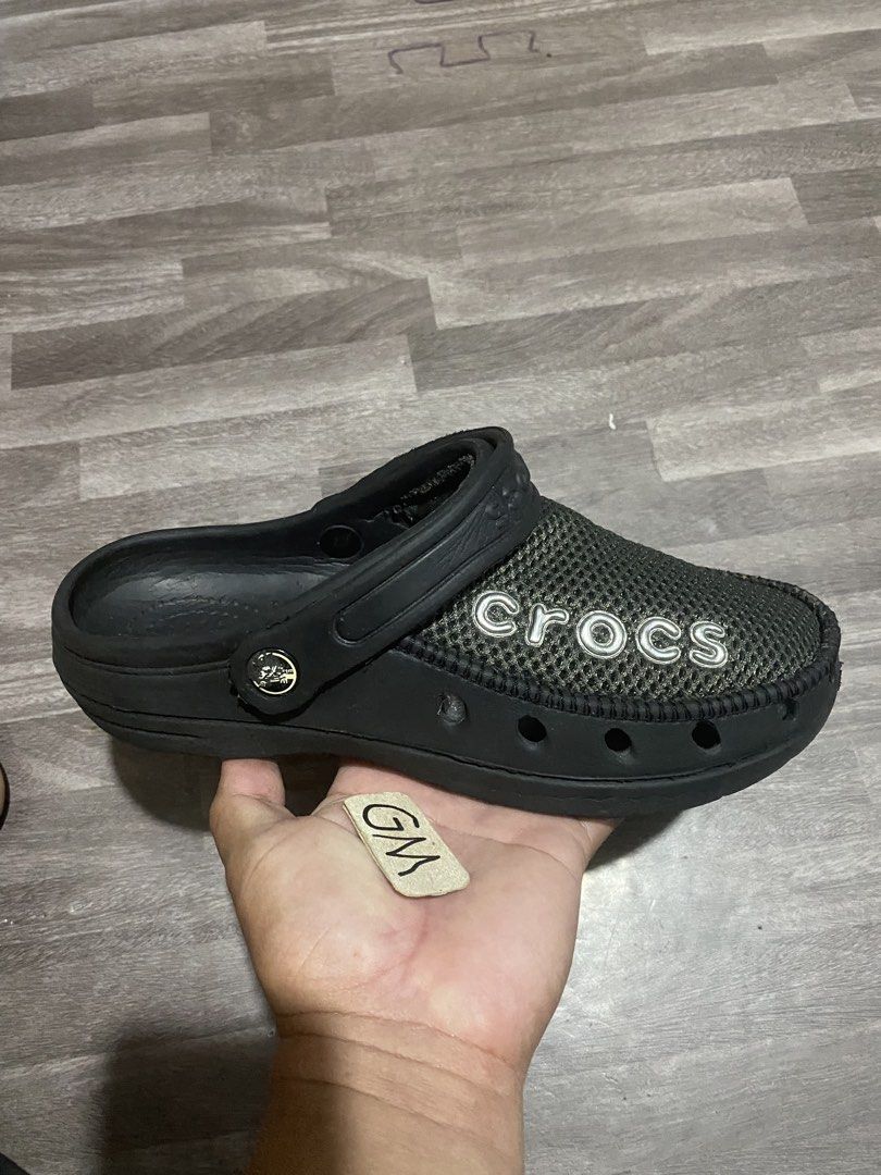 Crocs clogs (Category: Slippers & Slides) located in Cebu City. Submitted by freemoon.b85e0c (Listing ID 1471276158, Image 1). Description: Crocs Clog Thrifted/2nd hand Size 7 us mens/40 euro/25 cm Price 580 plus sf Good condition.