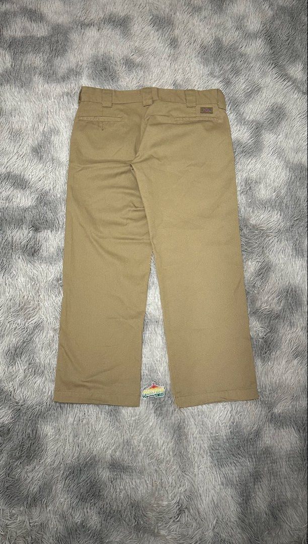 D*ckies Straight Work Pants Khaki (Category: Chinos) located in Manila. Submitted by paulovenegaskalakal2020 (Listing ID 1471193044, Image 1). Description: For sale! Kalakal D*ckies straight pants Size 35 to 37 Length- 37 inches Thigh- 13 inches Knee- 10 inches Leg opening- 8.5-9 inches Minimal lints & scratch Sign of usage Good MINE 1,399 +sf.