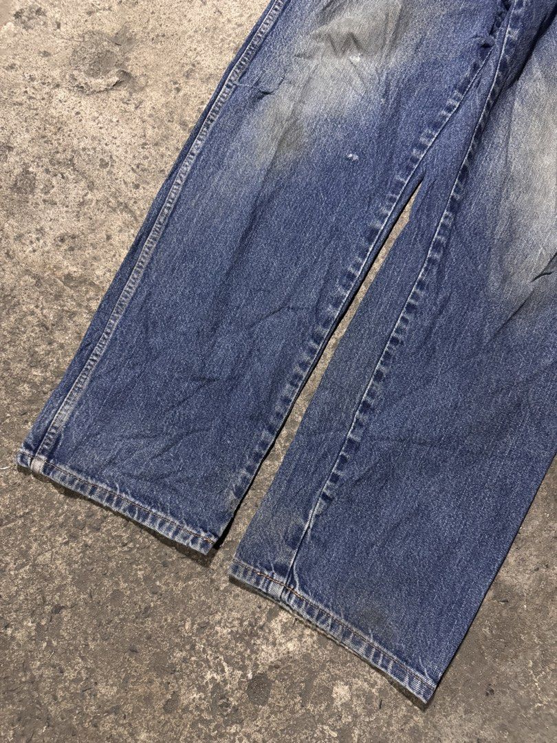 Dickies denim pants (Category: Jeans) located in Pasig City. Submitted by dripthrift1600 (Listing ID 1471256066, Image 3). Description: - Dickes denim - Good condition - Issue: Needwash - Sizes: XL - Dimes: 36x41x9 #dripthrift1600.
