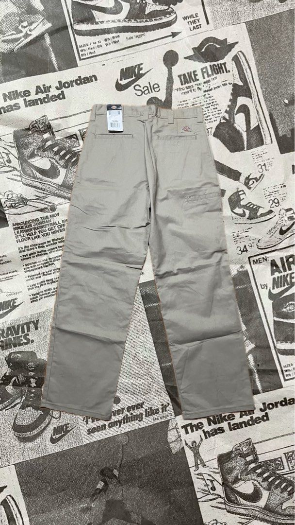 Dickies Flex Khaki Pants Size 31/39 (Category: Chinos) located in Manila. Submitted by jlfamiliar69452 (Listing ID 1471146976, Image 1). Description: - Brand: Dickies - Item: Flex Khaki Work Pants - Size: 31/39 - Fit: Standard fit - Features: Stretchy fabric for easy movement, back pockets, and iconic Dickies logo patch - Condition: Brand new with original tags still attached.