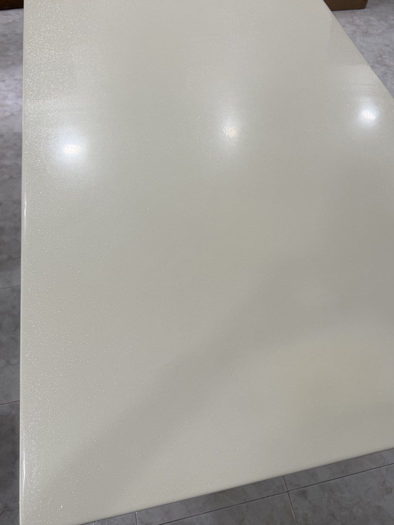 Dining Table (Category: Tables & Sets) located in Singapore. Submitted by hhelloooo (Listing ID 1471227260, Image 3). Description: 76cm height 140cm length 80width.