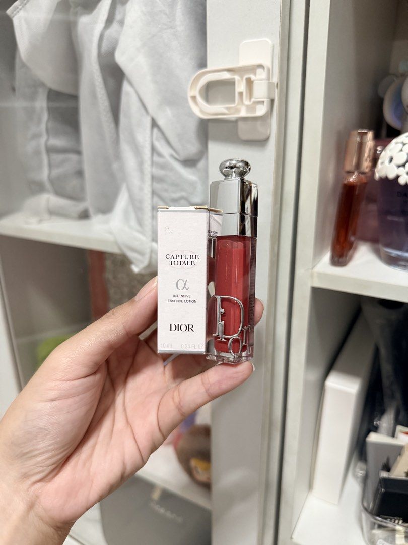 Dior Lip maximizer 027 and Essence Lotion (Category: Makeup) located in Bacoor. Submitted by jandeeee (Listing ID 1471182179, Image 2). Description: No box lang si lip maximizer Paperbag included.