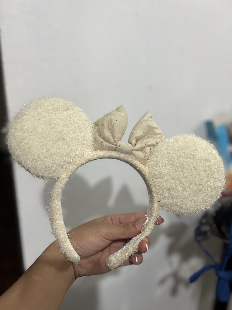 Disney headband Minnie Mouse White (Category: Hair Accessories) located in Quezon City. Submitted by cookiecreammm (Listing ID 1471136988, Image 3). Description: .