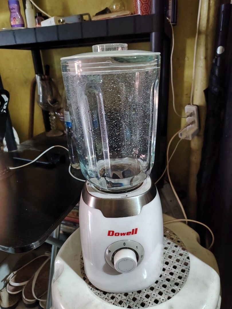Dowell Blender White (Category: Juicers, Blenders & Grinders) located in Manila. Submitted by vastearth_3748fa (Listing ID 1471164817, Image 1). Description: - Brand: Dowell - Color: White - Condition: Clean, working well, and ready for kitchen use - Features: Clear pitcher with lid, rotary dial with speed settings, and pulse function - Best for: Making shakes, smoothies, and pureeing ingredients - Includes: Standard plug-in power cord.