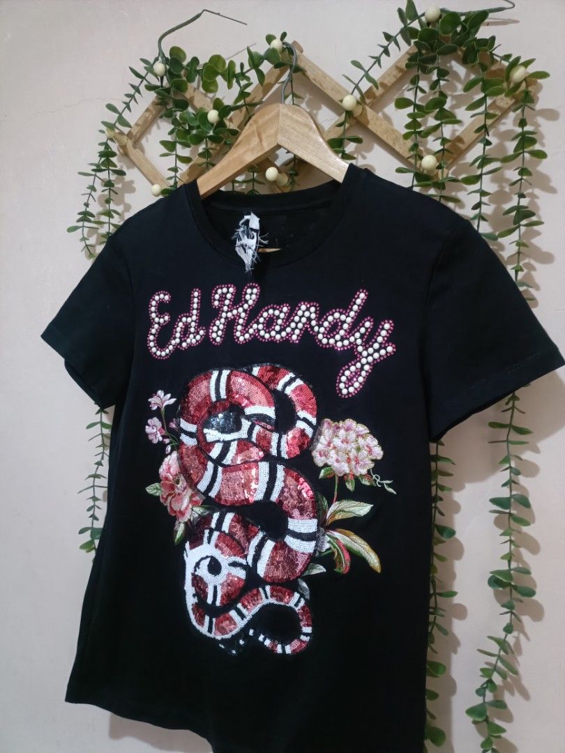 Ed Hardy (Category: Shirts) located in Sual. Submitted by kriztyne_29 (Listing ID 1471268169, Image 2). Description: dimes: 18*24.